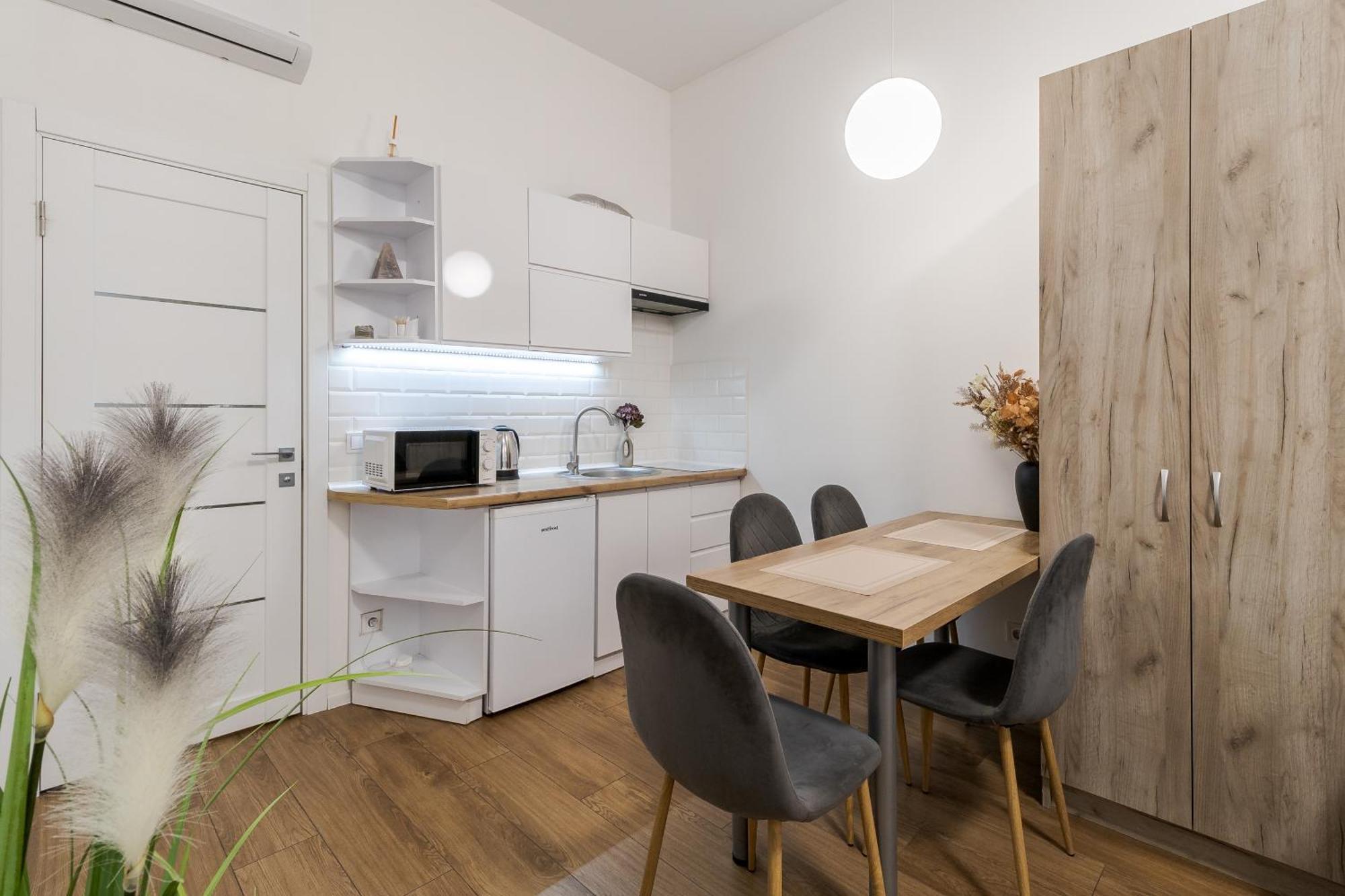 Demar Apart Chehova Lviv Ngoại thất bức ảnh
